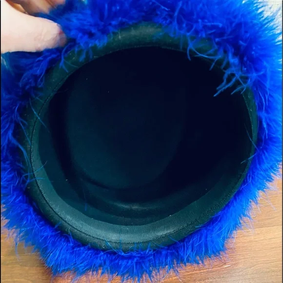 SOLD 🌟2xHP🌟VTG 1940-50s Blue Ostrich Feather Black Wool Pillbox Hat USA - Picture 11 of 16